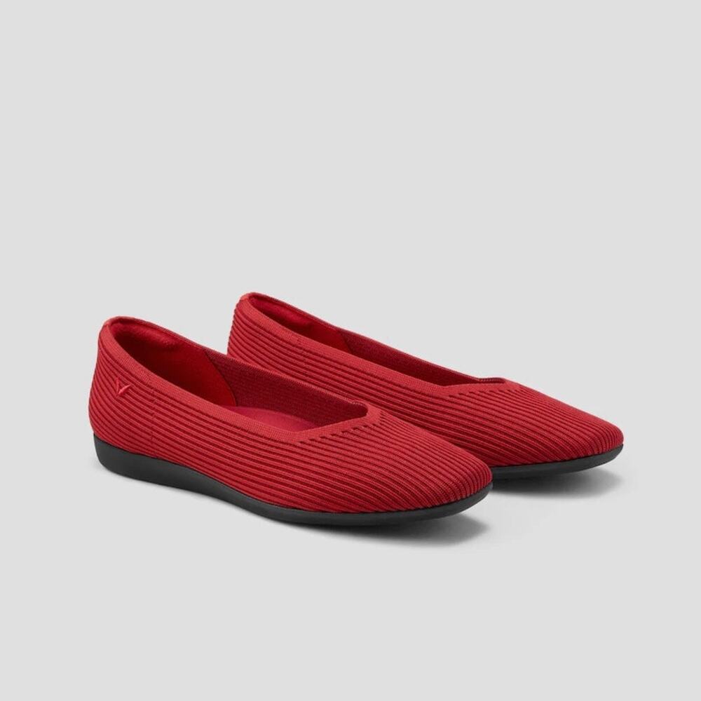 Vivaia Margot Walker Washable Lightweight Water Repellent Flat Ruby Red Blk 9.5